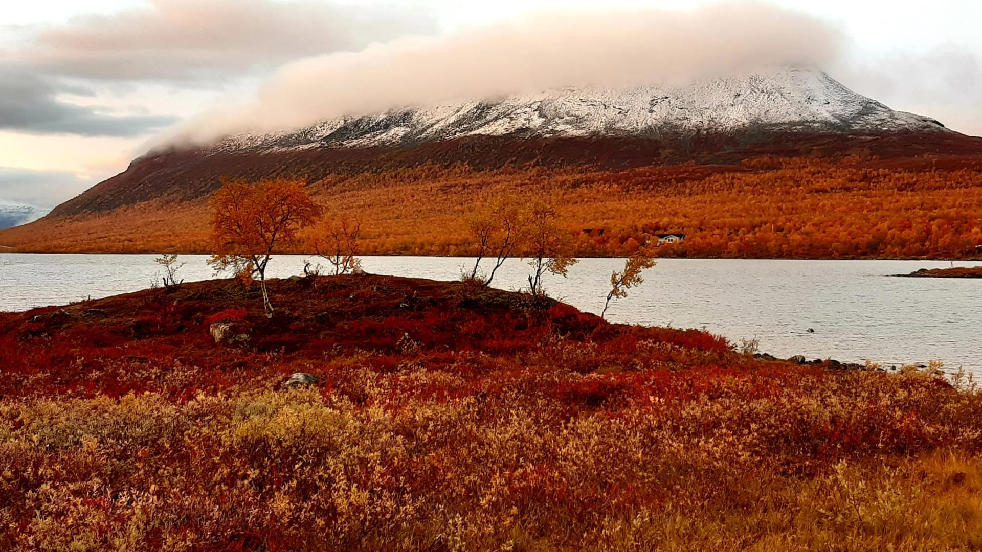 Autumn turns to early winter in Kilpisjärvi