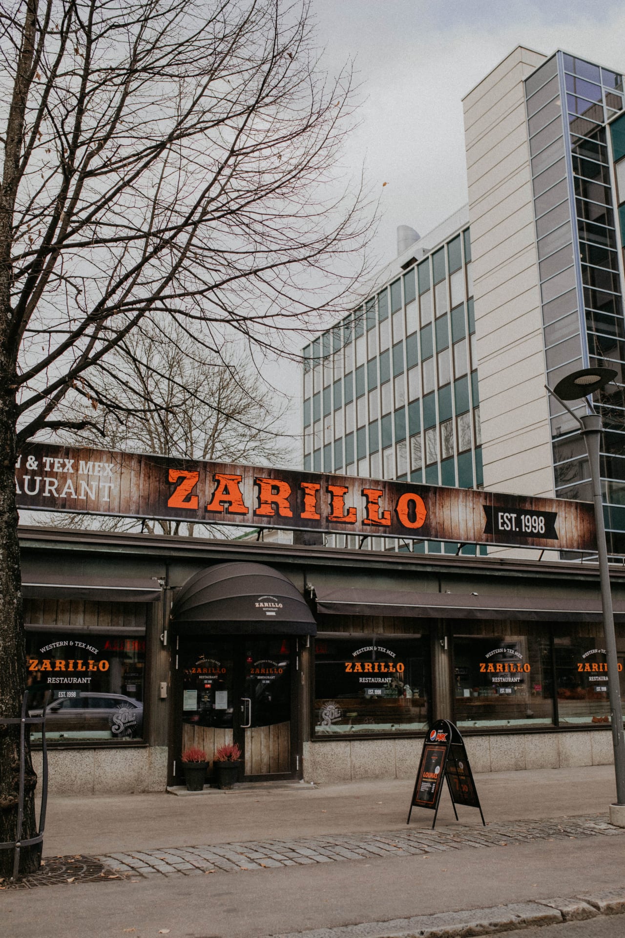 Zarillo Restaurant in Tampere, Puutarhakatu, exterior.