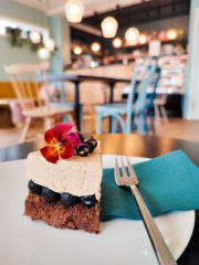 Jolie Lounge & Café