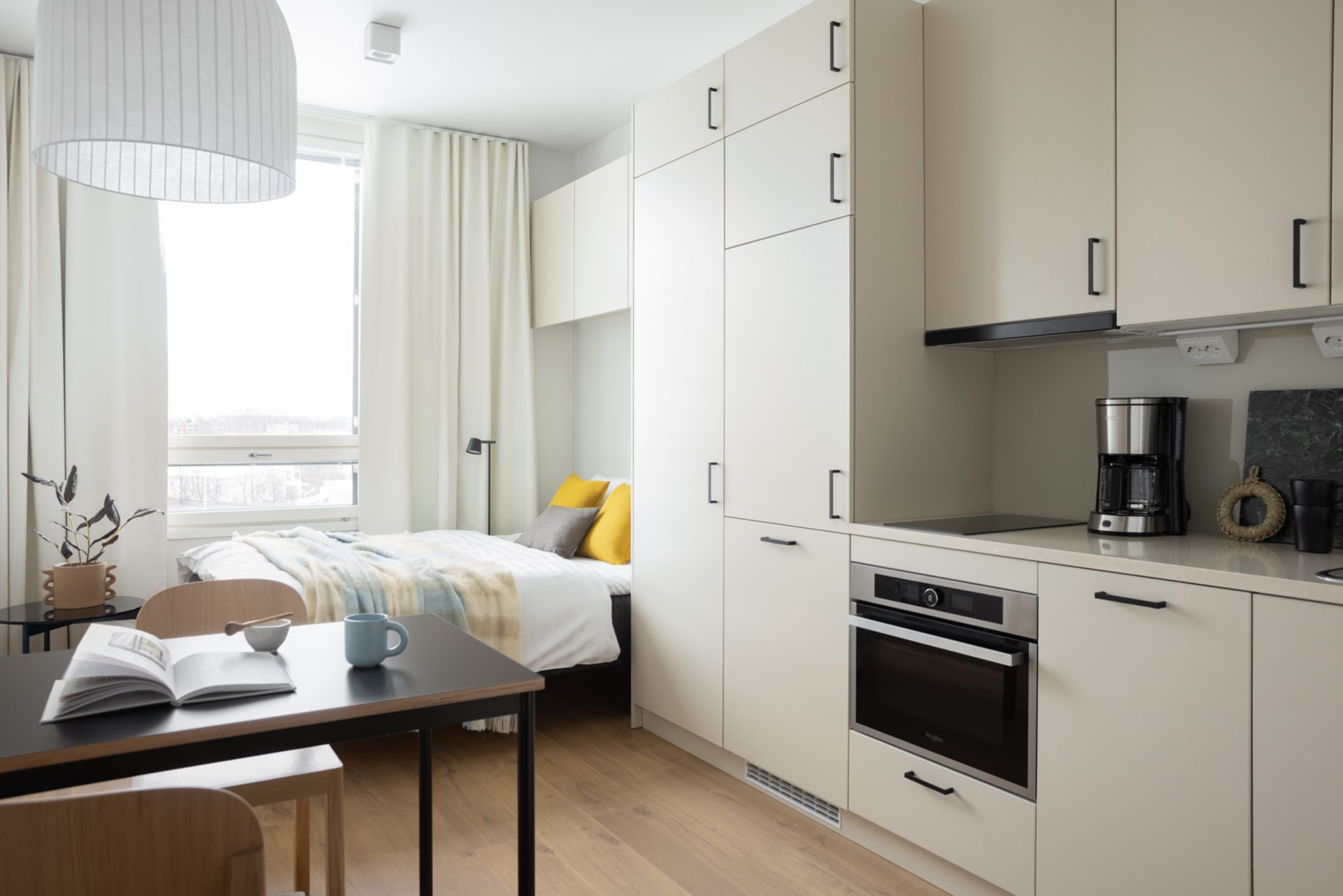 Compact fully furnished studio