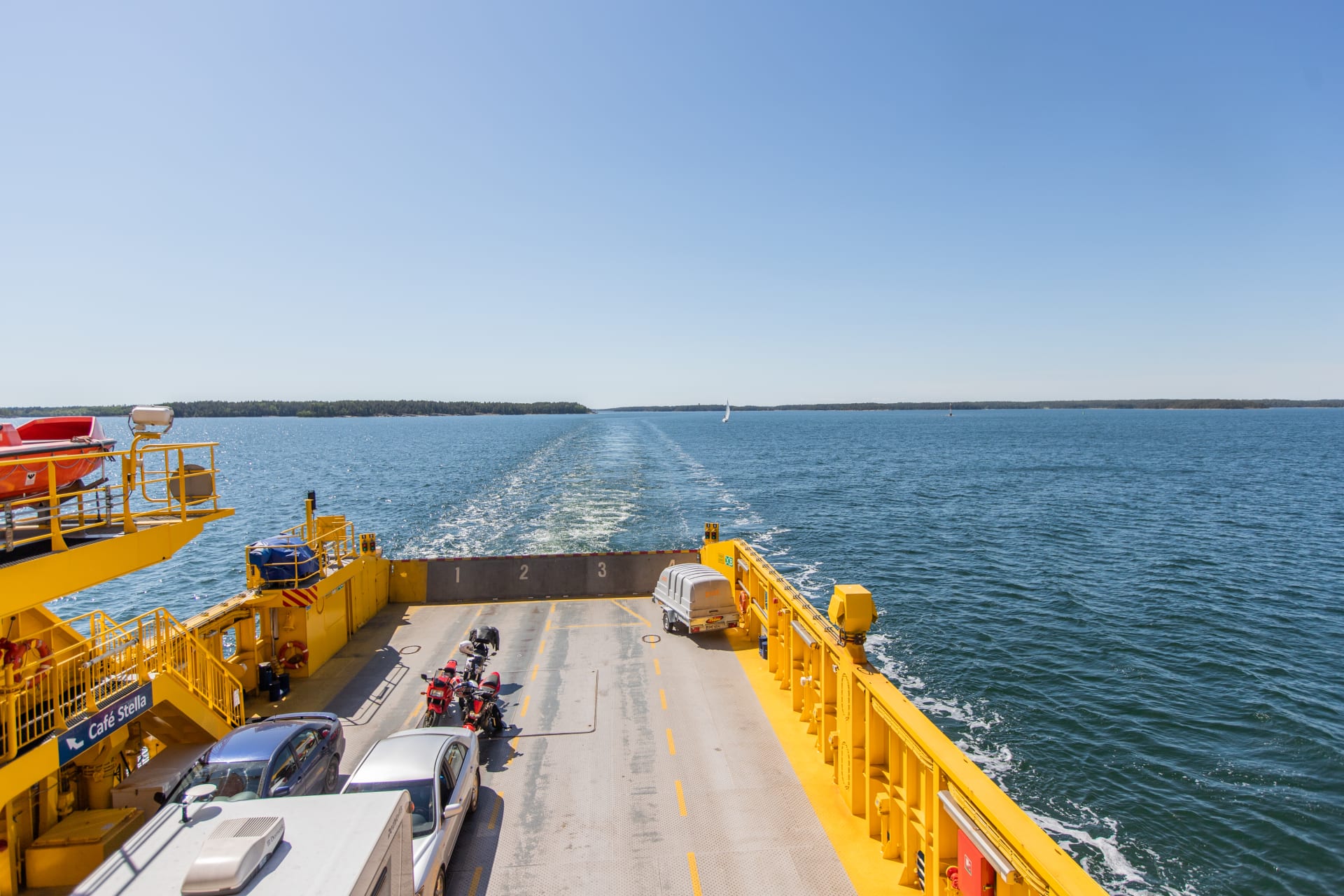 Ferry to Houtskär