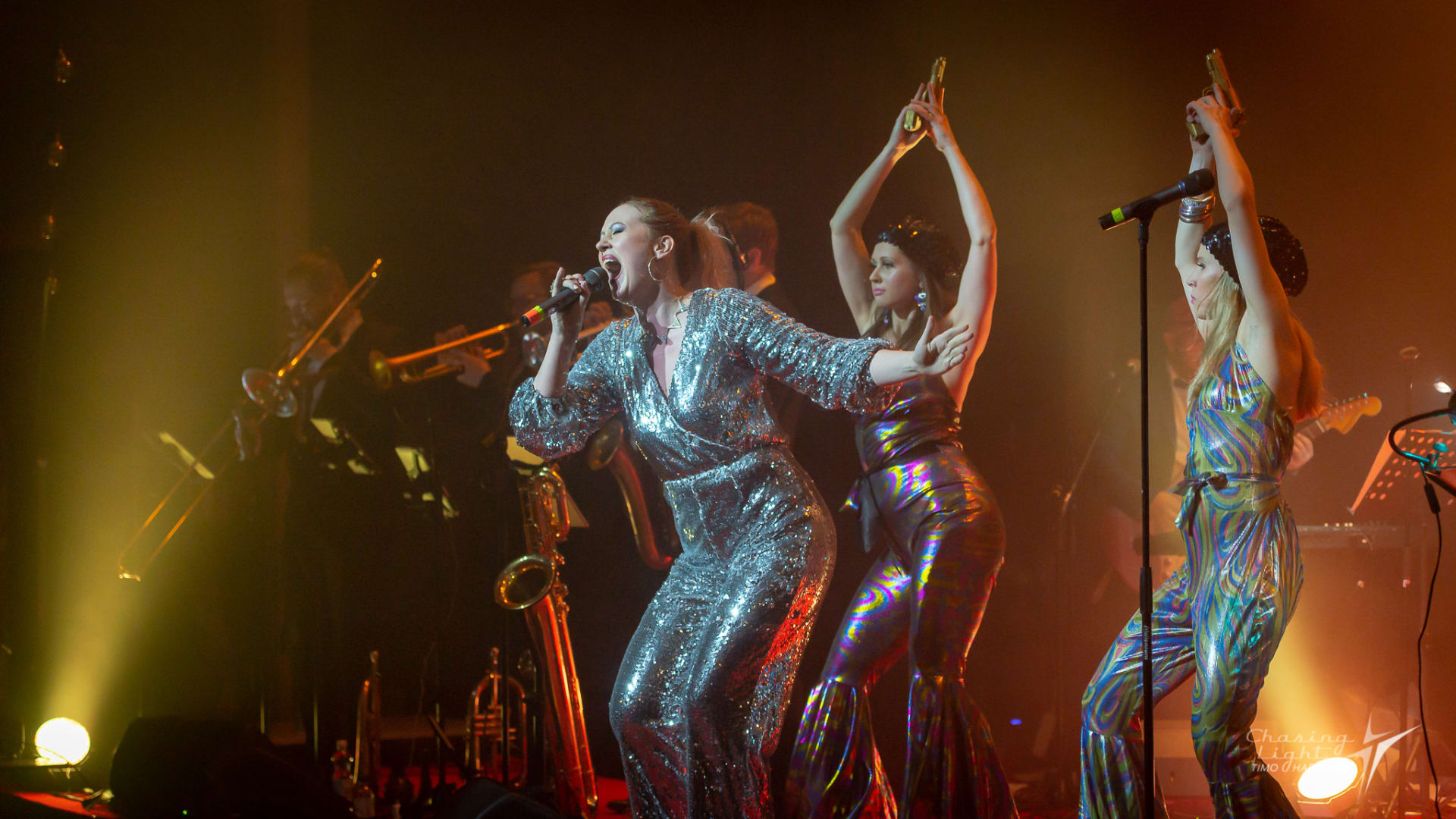 Krapin Paja's club consert with ABBA cover band