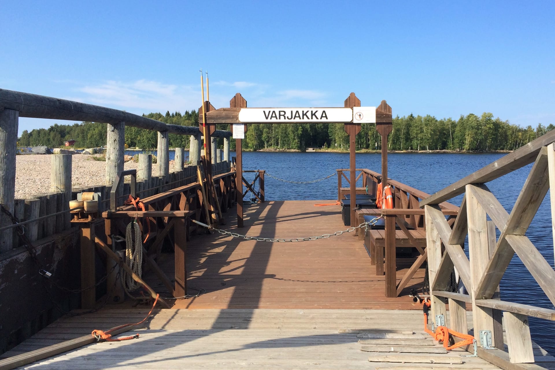 A hand-winched block ferry to Varjakka island.