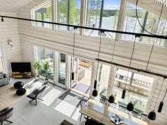 Alakerta. Downstairs.