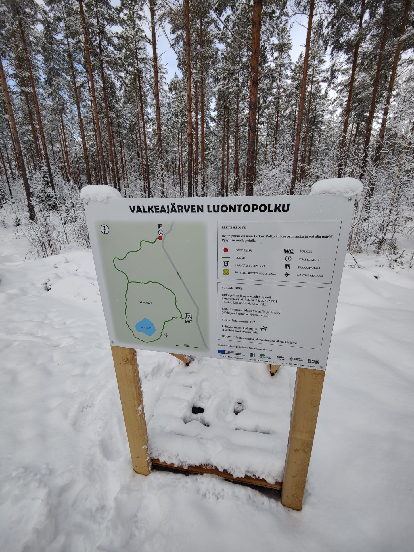 Kyltti, jossa kerrotaan kohteen tietoja.