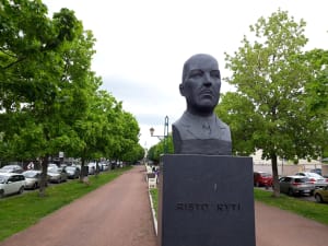 Pori Risto Ryti statue