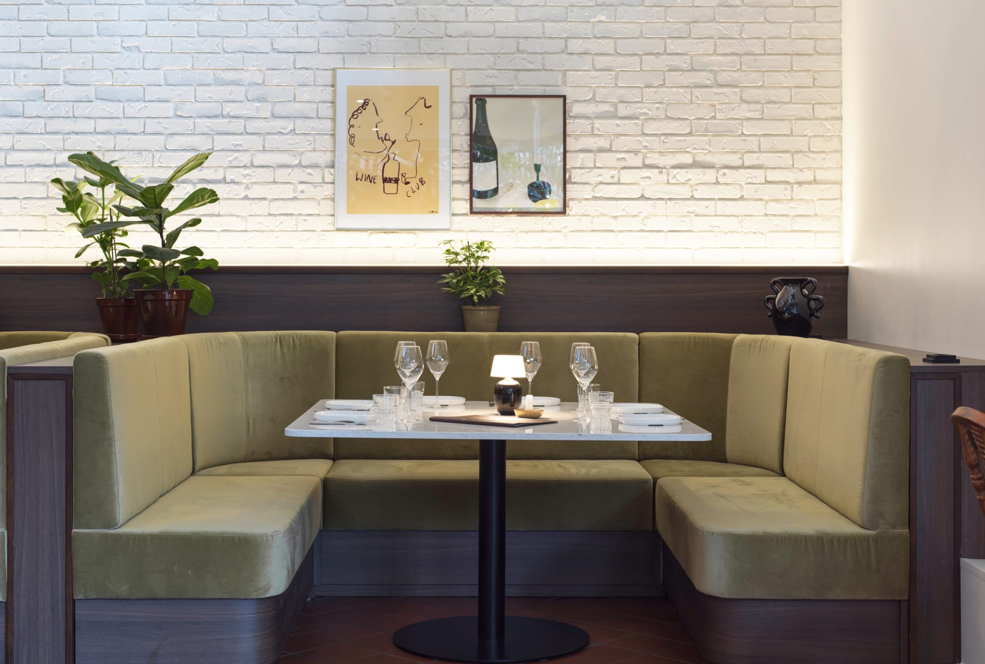 Ravintola sisätiloja Ravintola sisätiloja