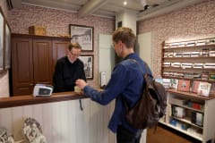 Ostoksilla Museokauppa Sparvinissa