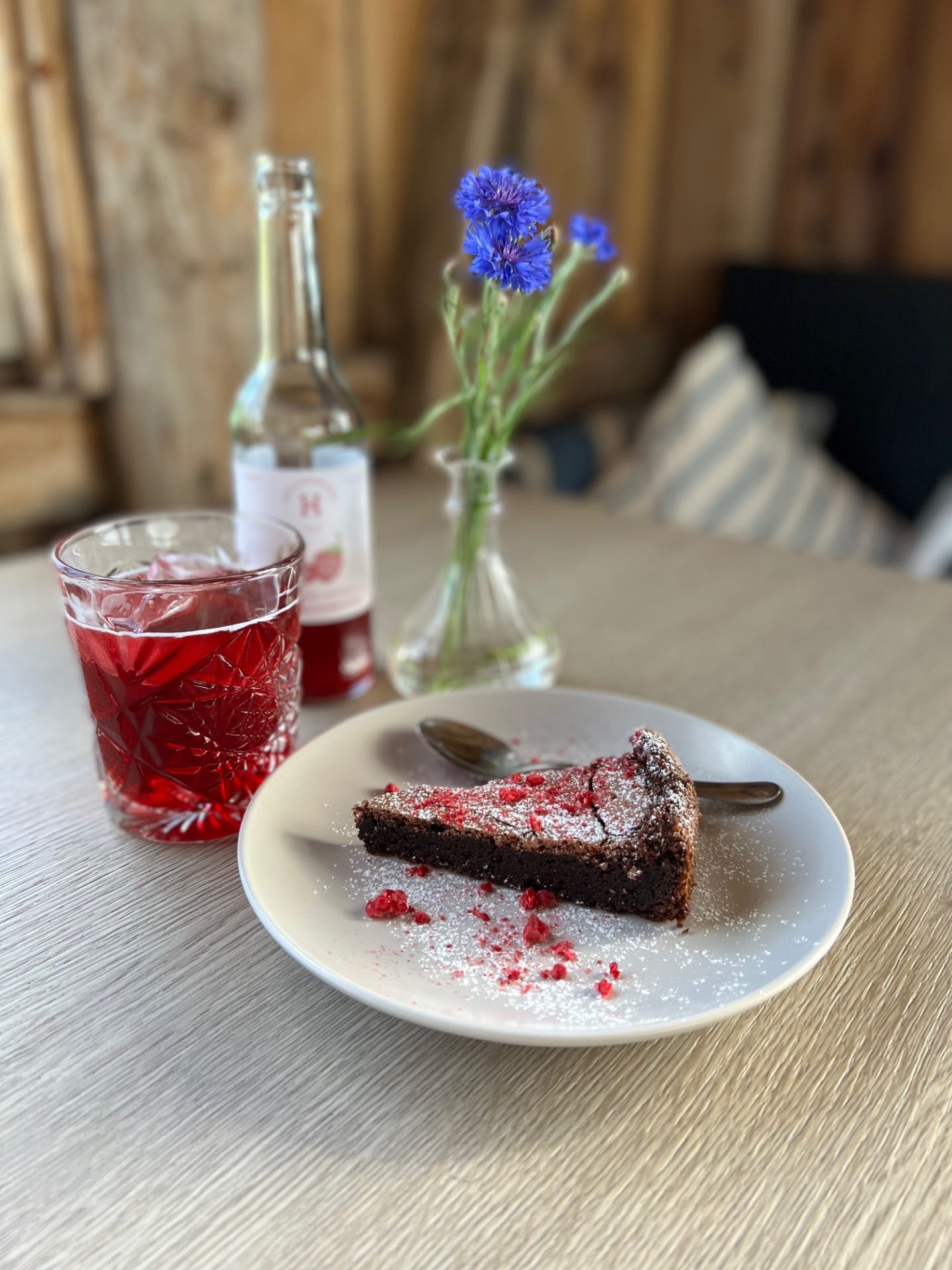 Delicious mud cake and raspberry lemonade