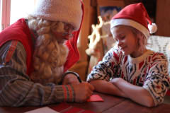 Retki joulupukin mökille Pohjolan Pirttiin & Kievariin