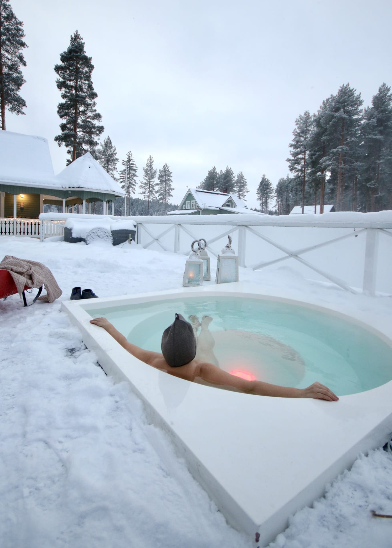 Hot tub available.