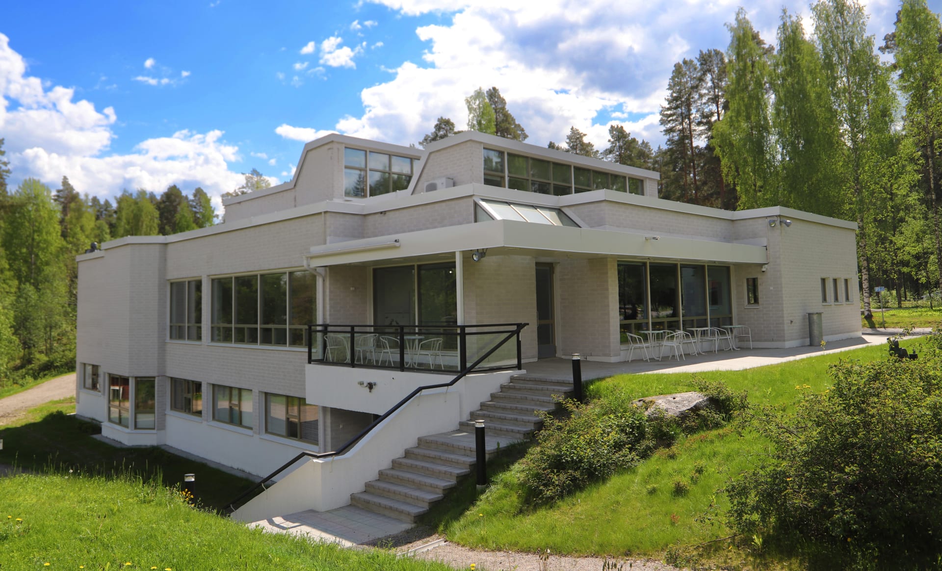 The main building of Saarijärvi Museum.