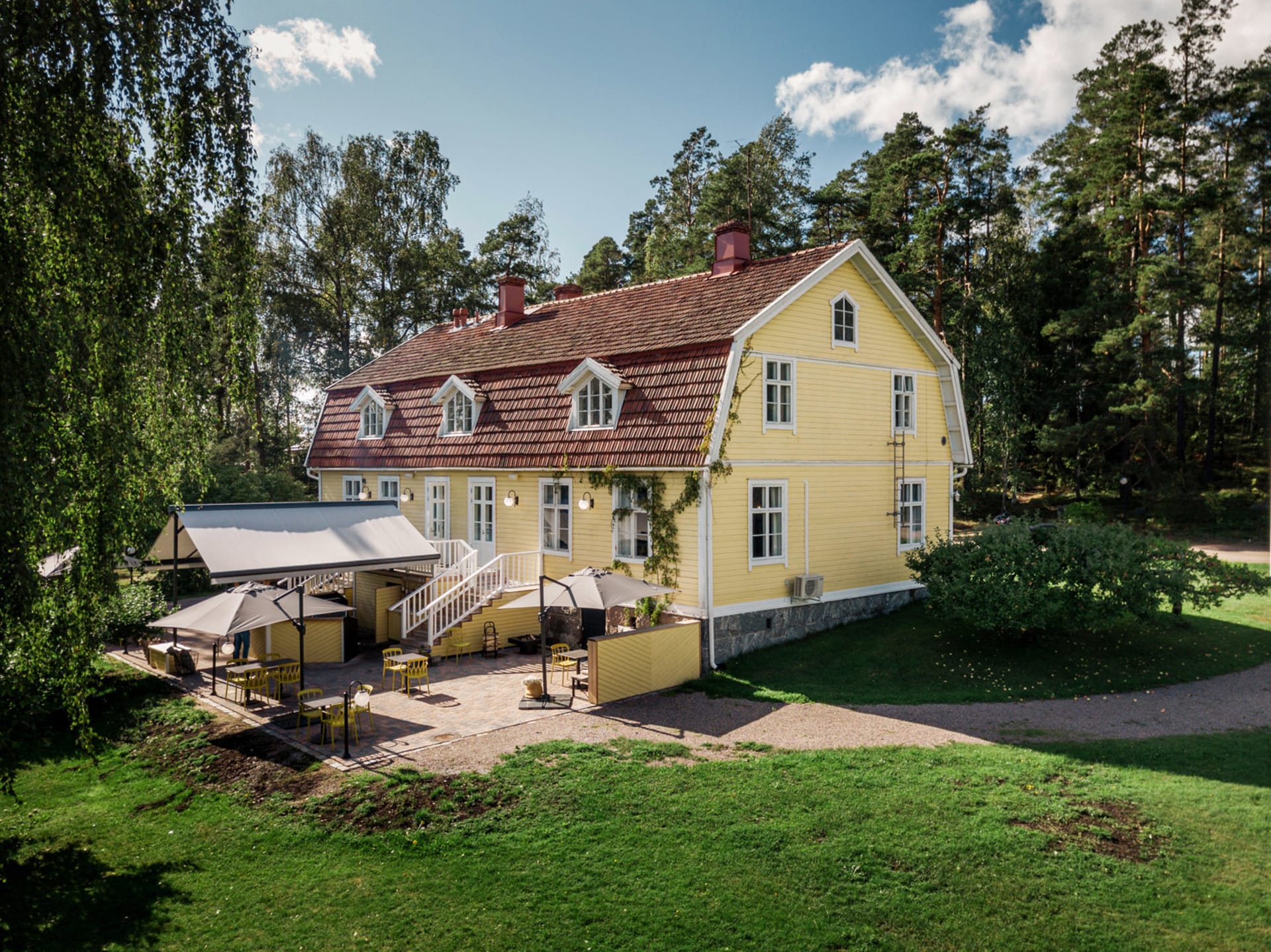  100 years old building 