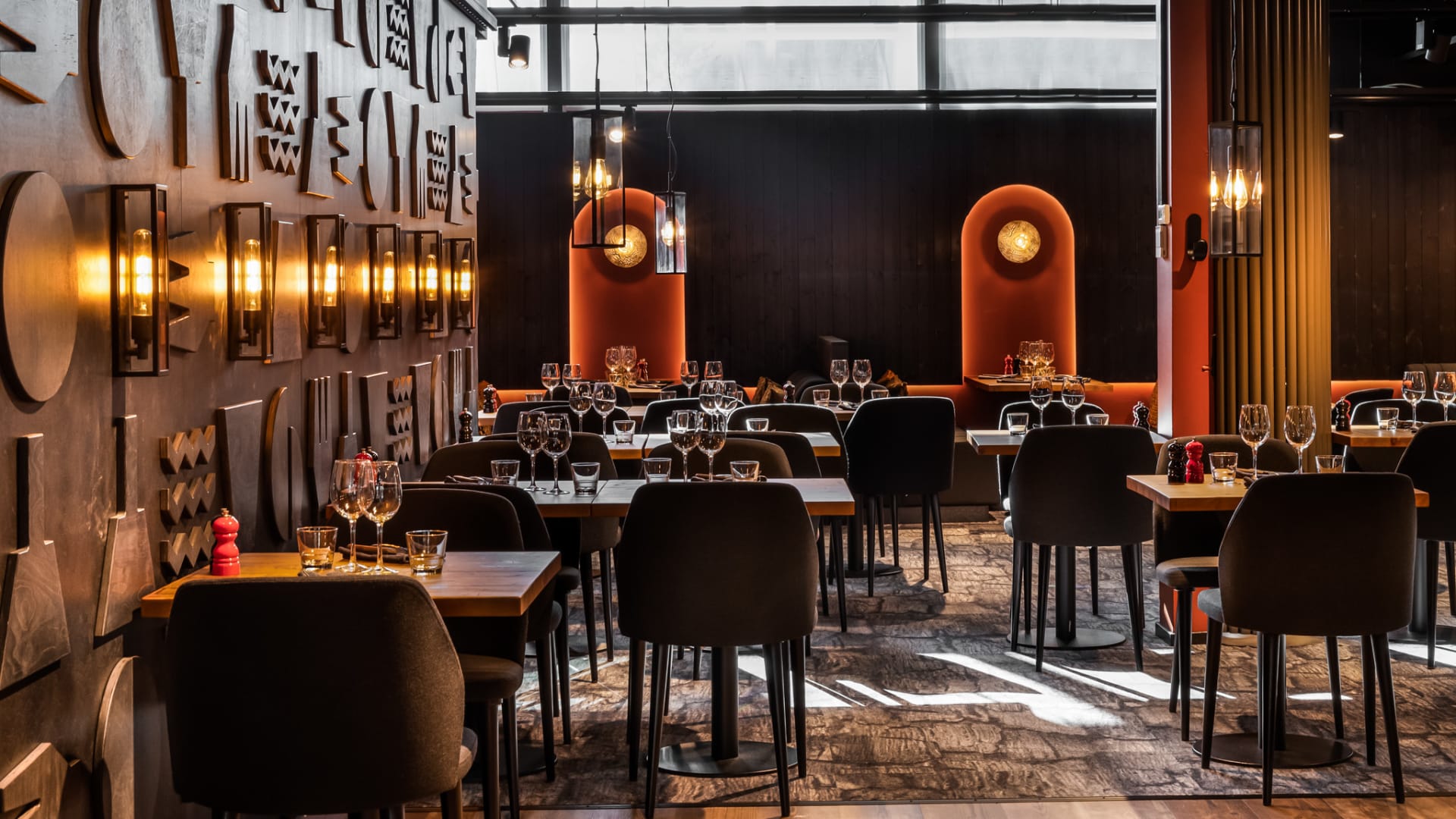 Grill it! Oulu seating area