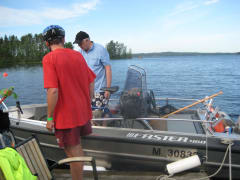 Venetaksi kuljettaa myös pyöräilijöitä pyörineen.