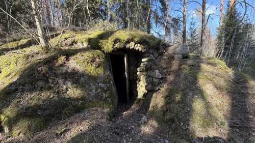 Mestari Heikki's hut.