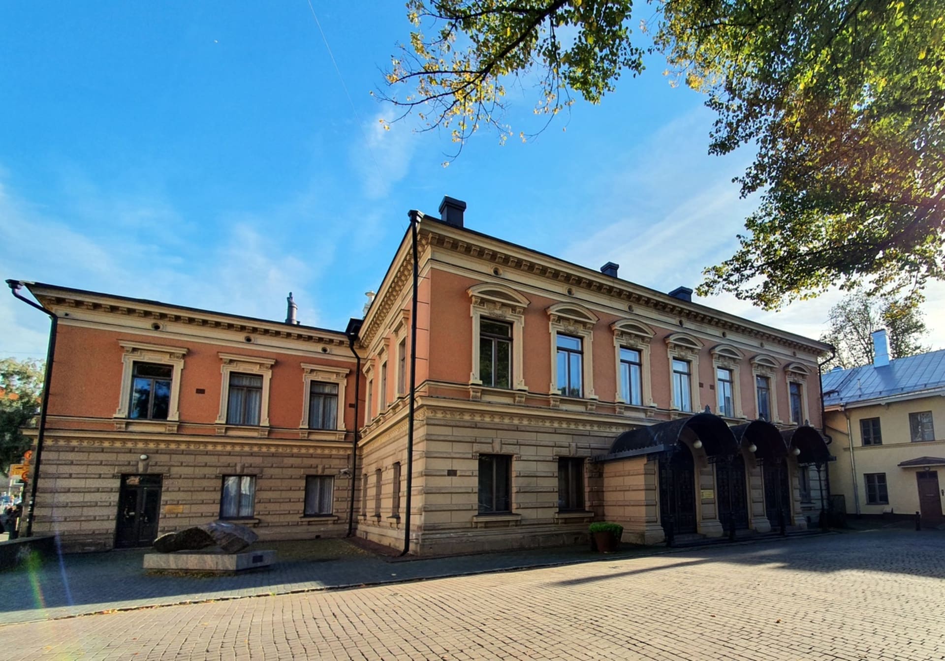 City Hall, where the tour starts