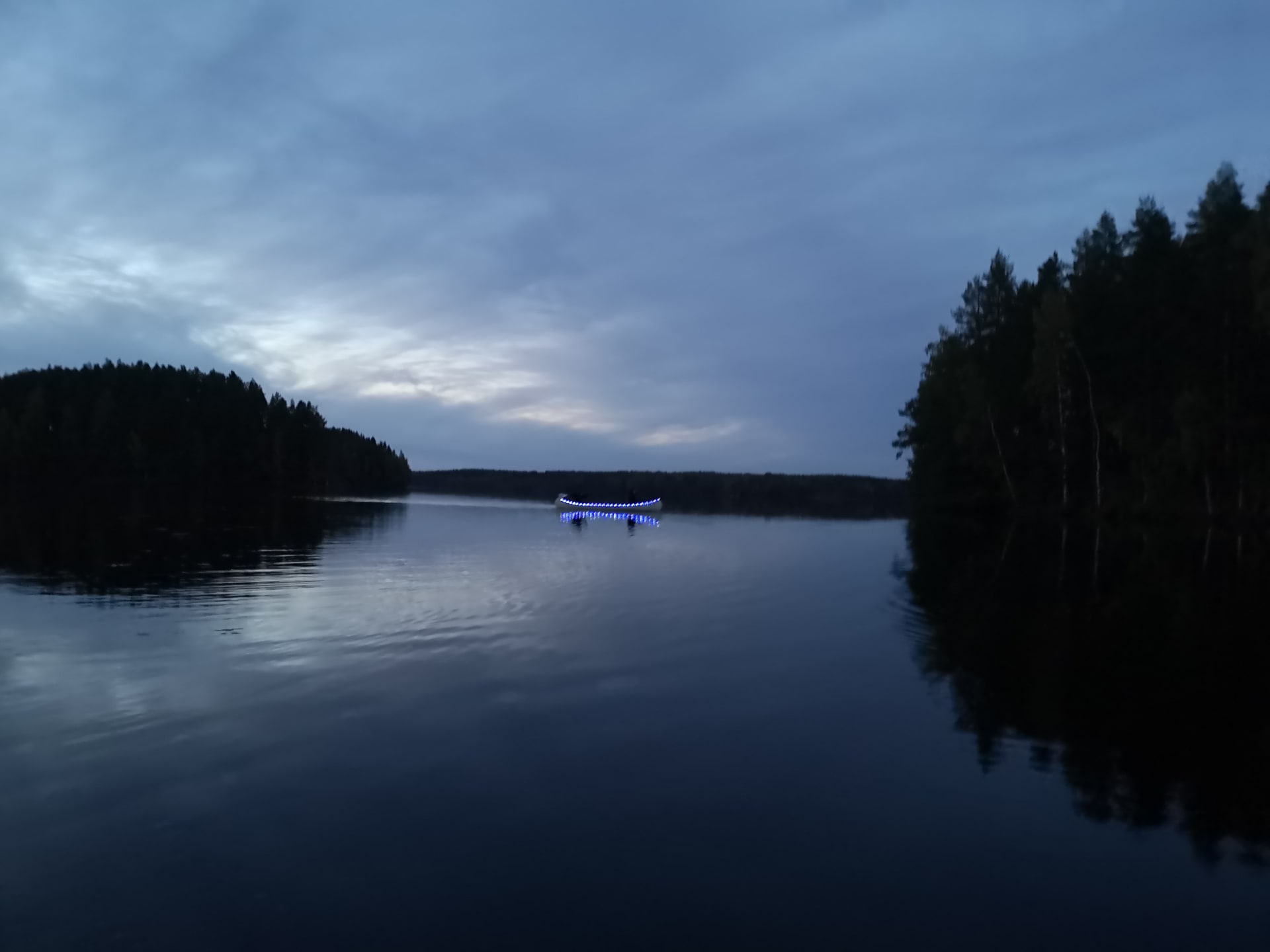Evening canoeing on Rutajärvi, Leivonmäki National Park