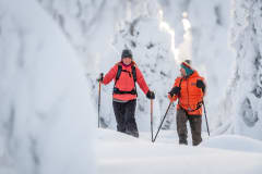 Walking with snowshoes in Syöte National Park