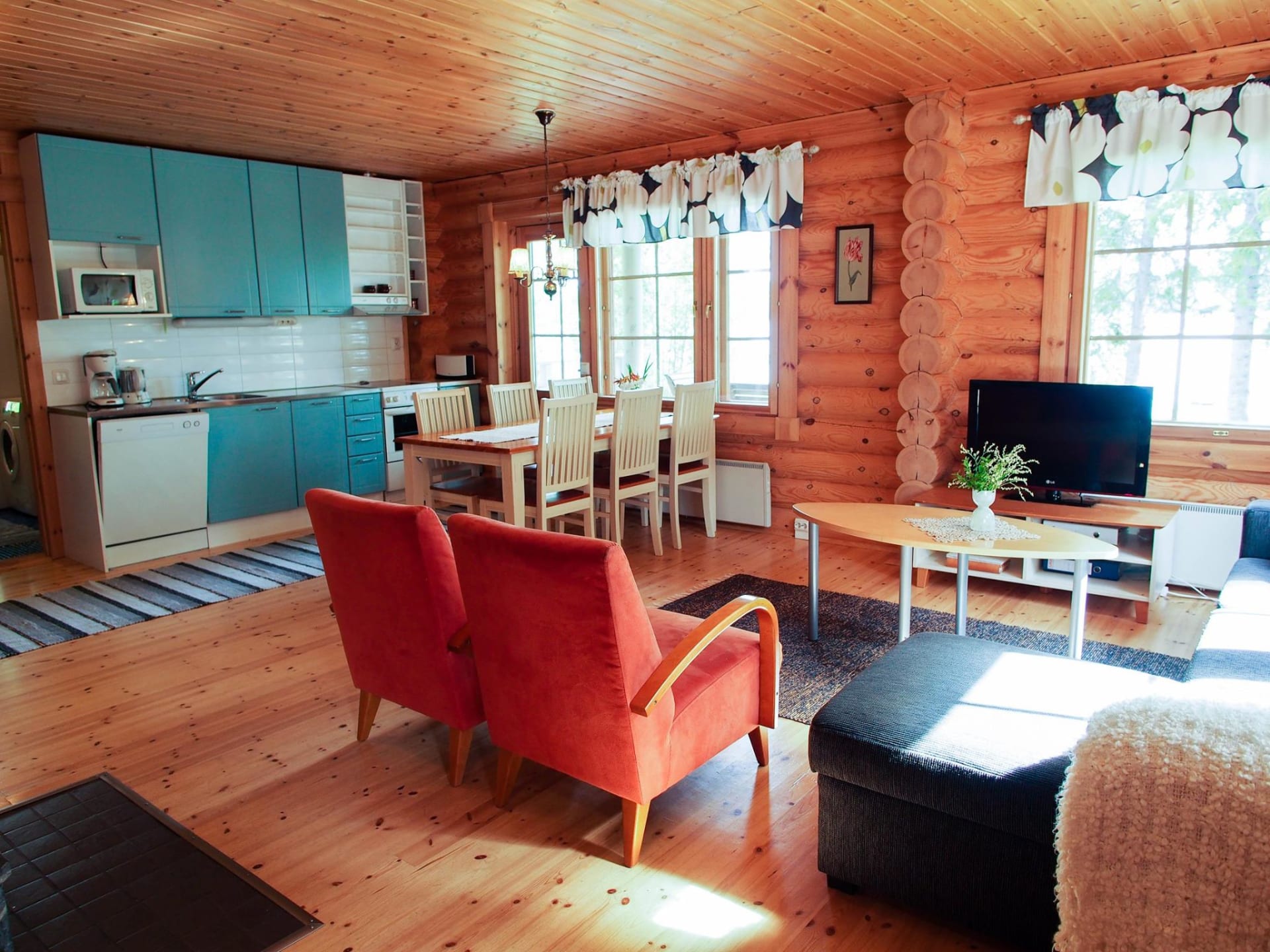 Yellow cottage kitchen-livingroom.