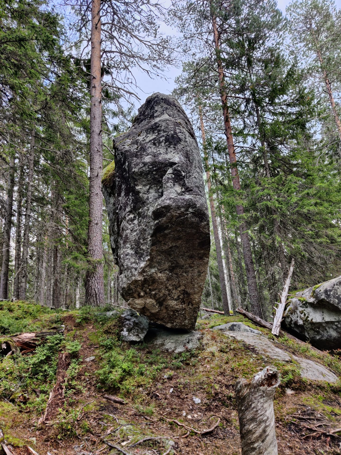 Kärnänkivi Peurajärvellä on suurikokoinen siirtolohkare.