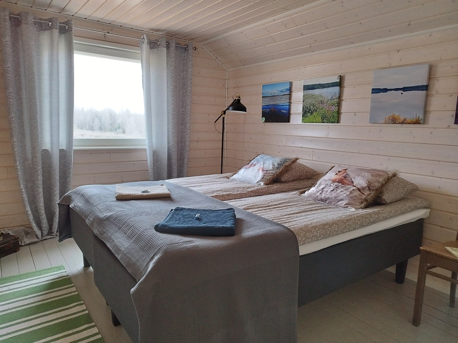 Yläkerran makuuhuone