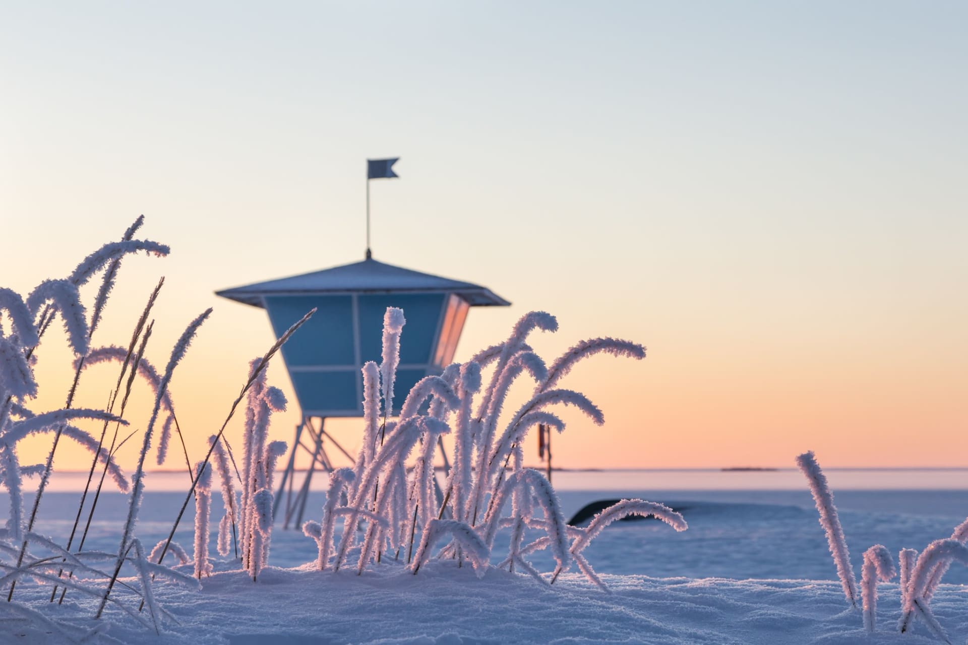 Frozen Nallikari Beach.