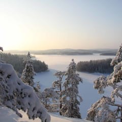 Talvinen näkymä Neitvuorelta Saimaalle. A winter scenery from Neitvuori mountain to Lake Saimaa.