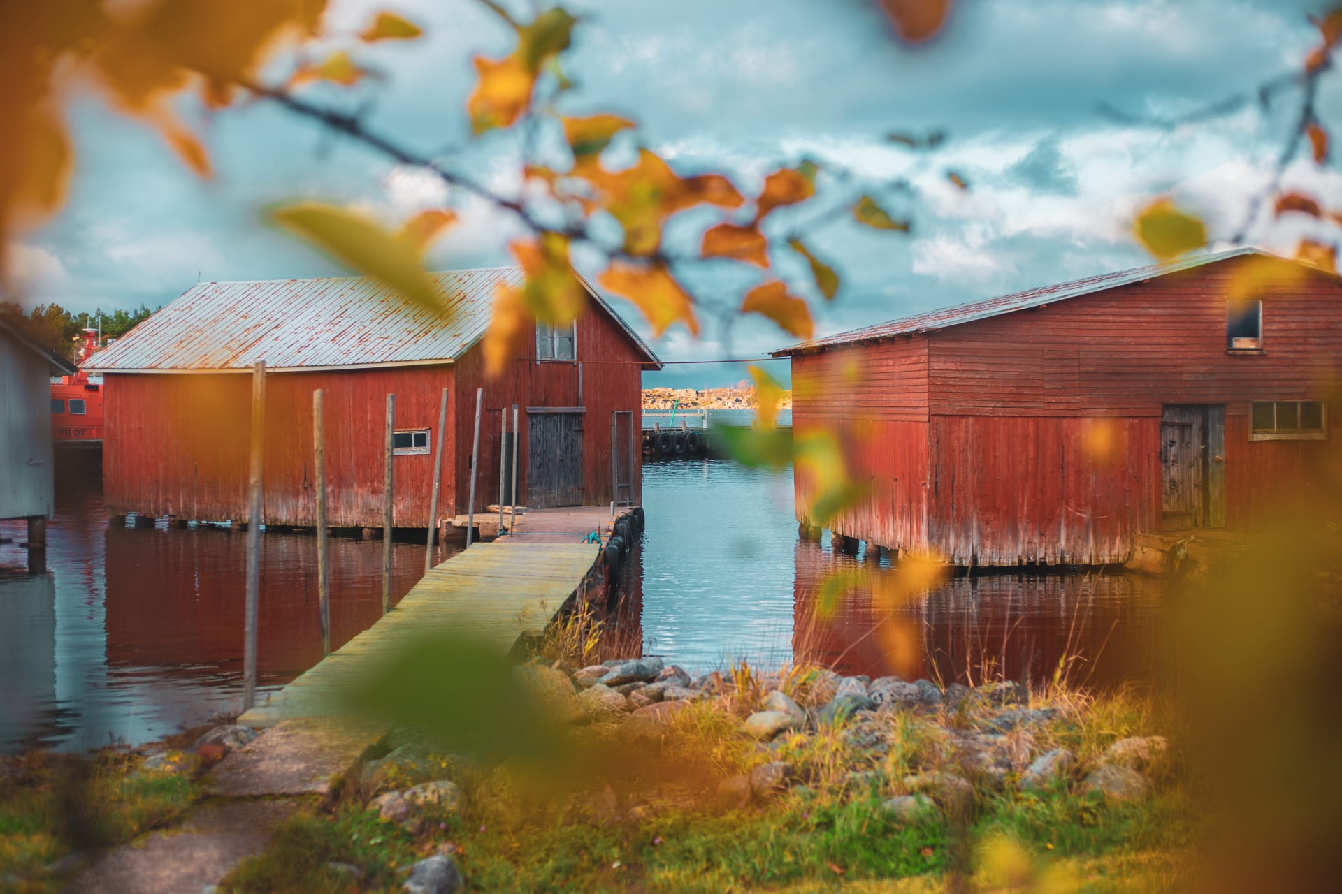 Autumn color in the archipelago