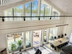 Alakerta. Downstairs.