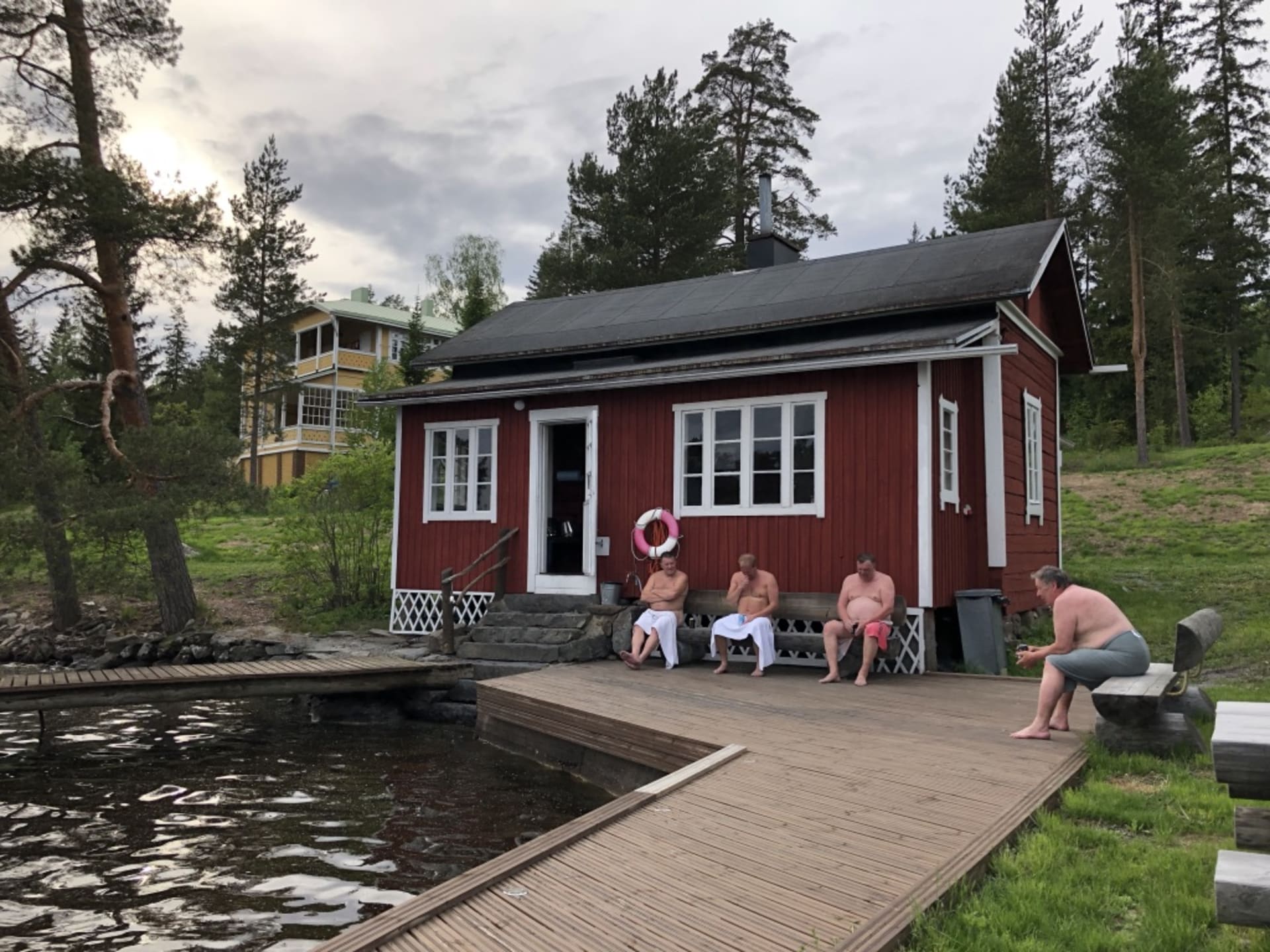 Sauna and lake for ultimate unwinding experience
