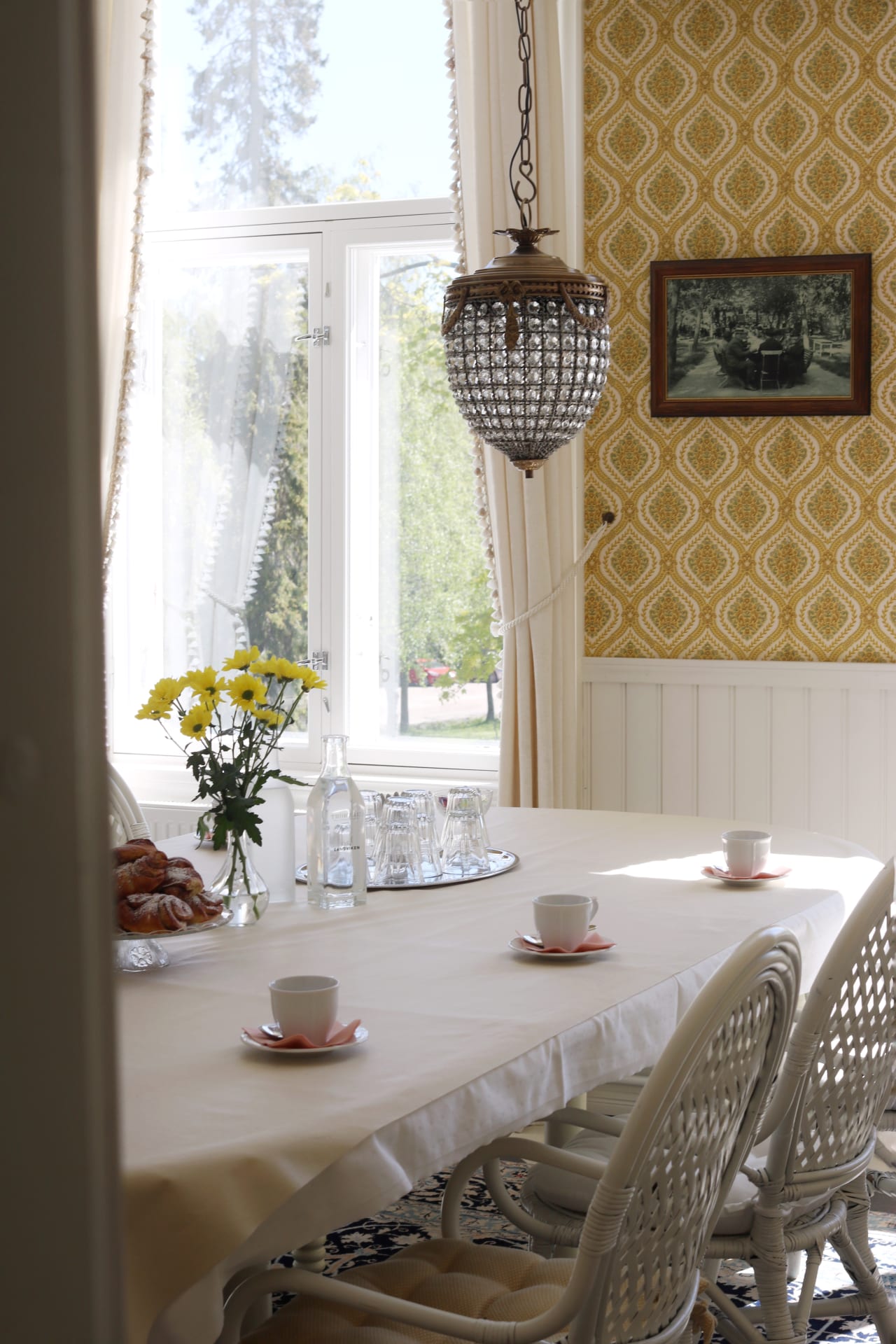 Kesähuvila cabinet