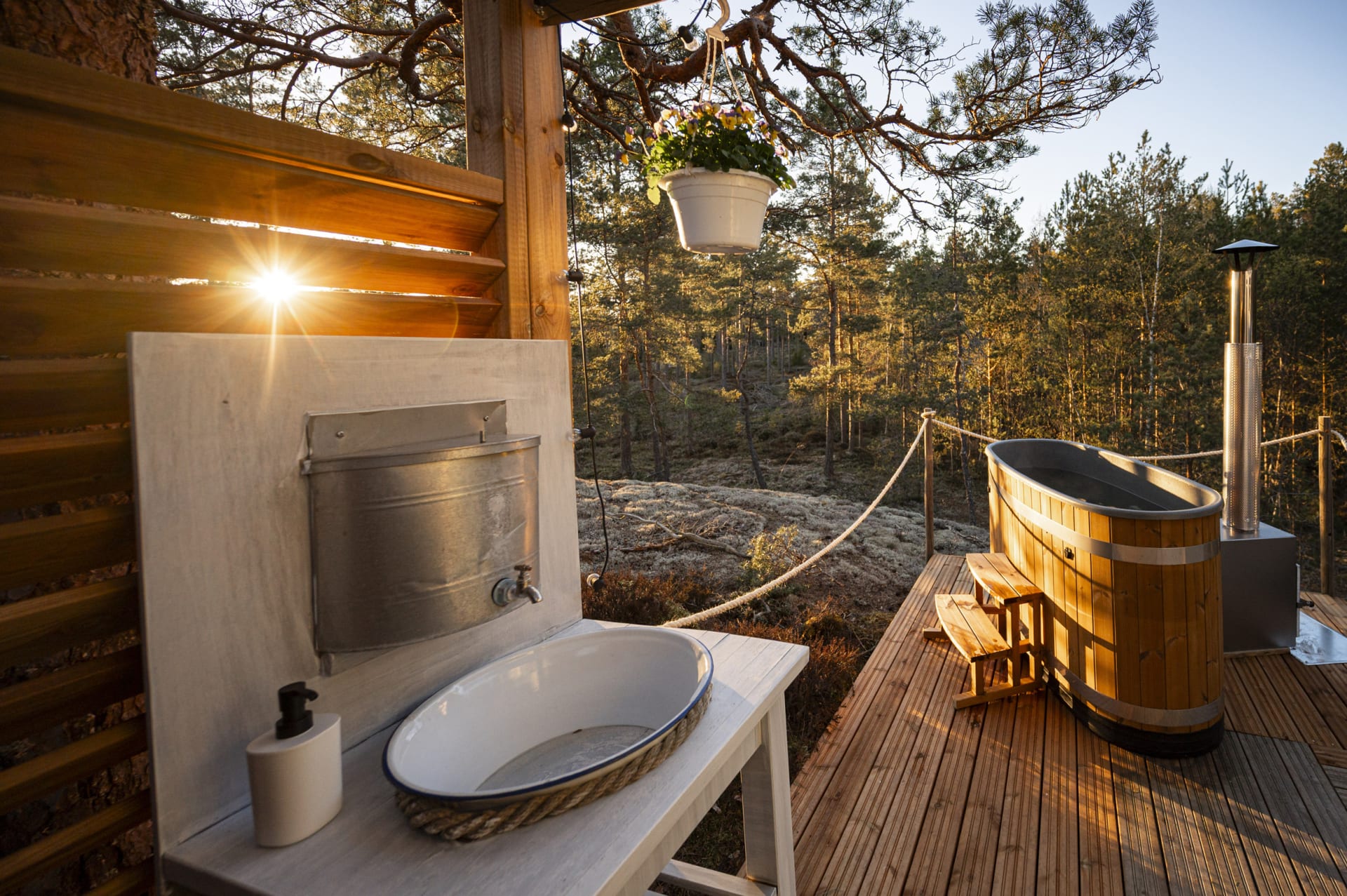 Kalliokumpu Sauna SPA in the island forest