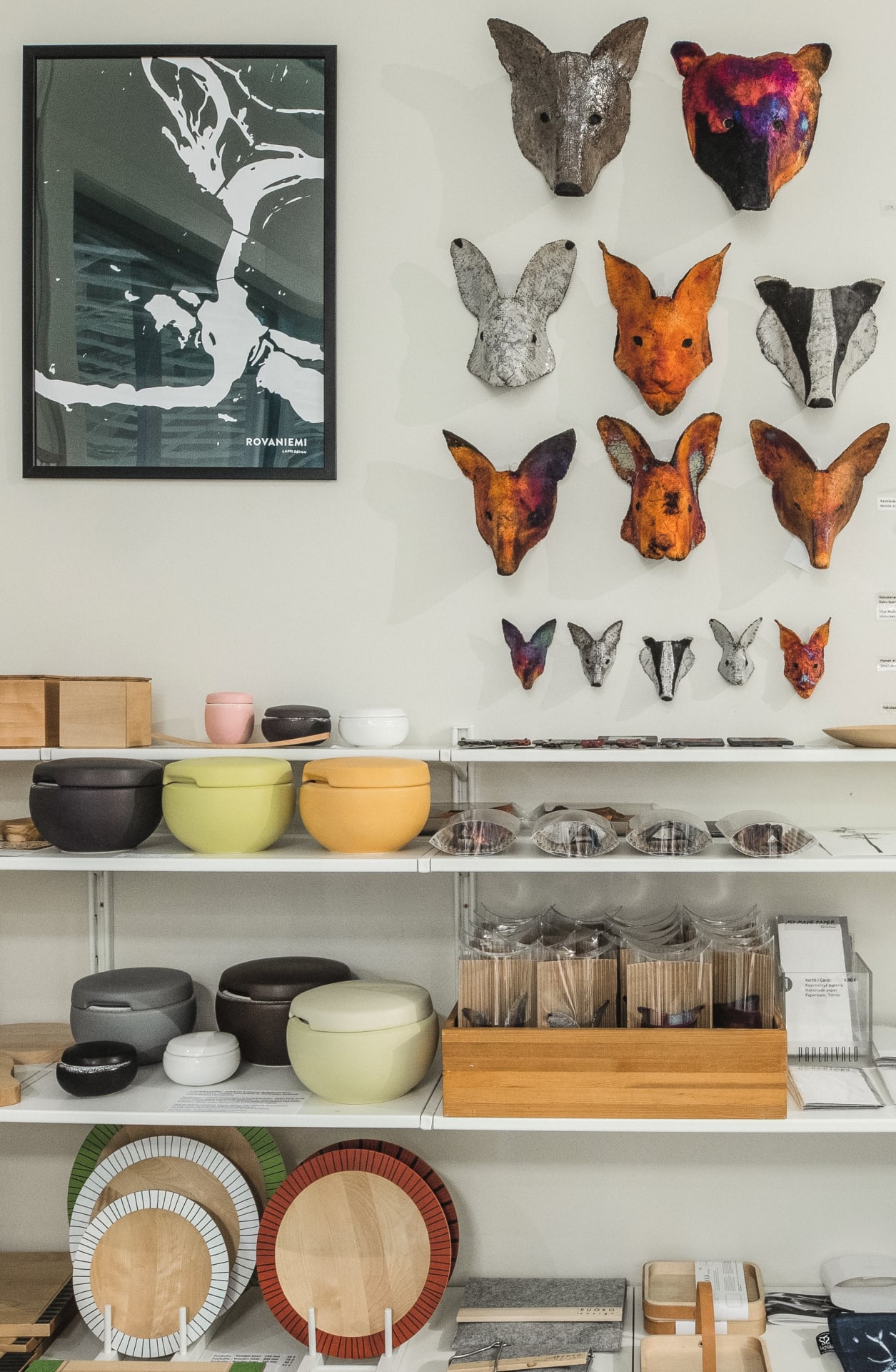 Design products ans art pieces at Mainoa CRAFT & DESIGN shop.