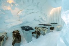 Illallinen Jääravintolassa (kuljetuksilla Rovaniemeltä)