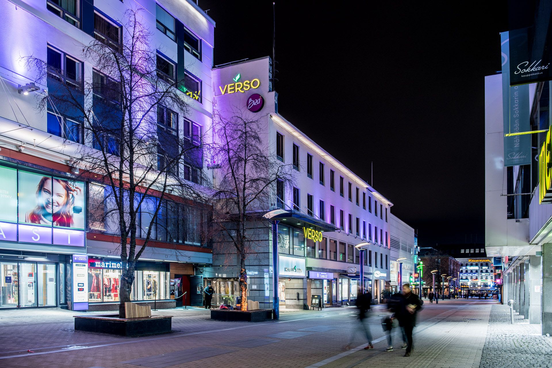 Urban Hotel Verso by night