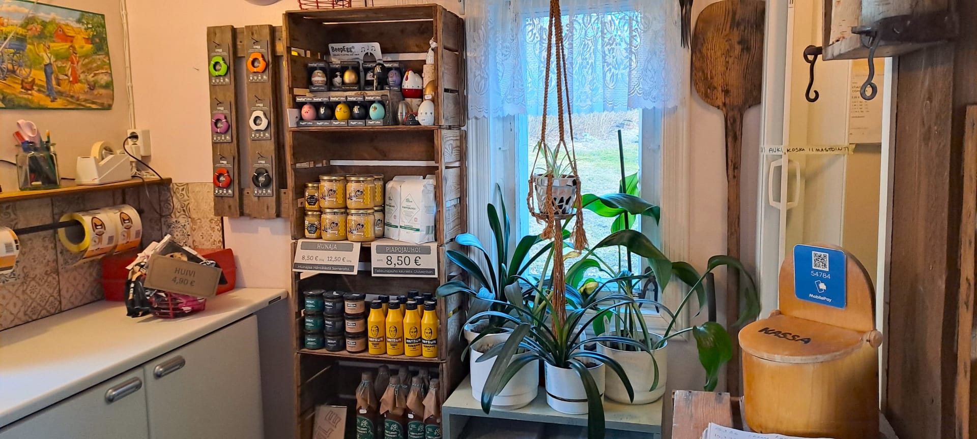 Lokalt producerad senap och juice.