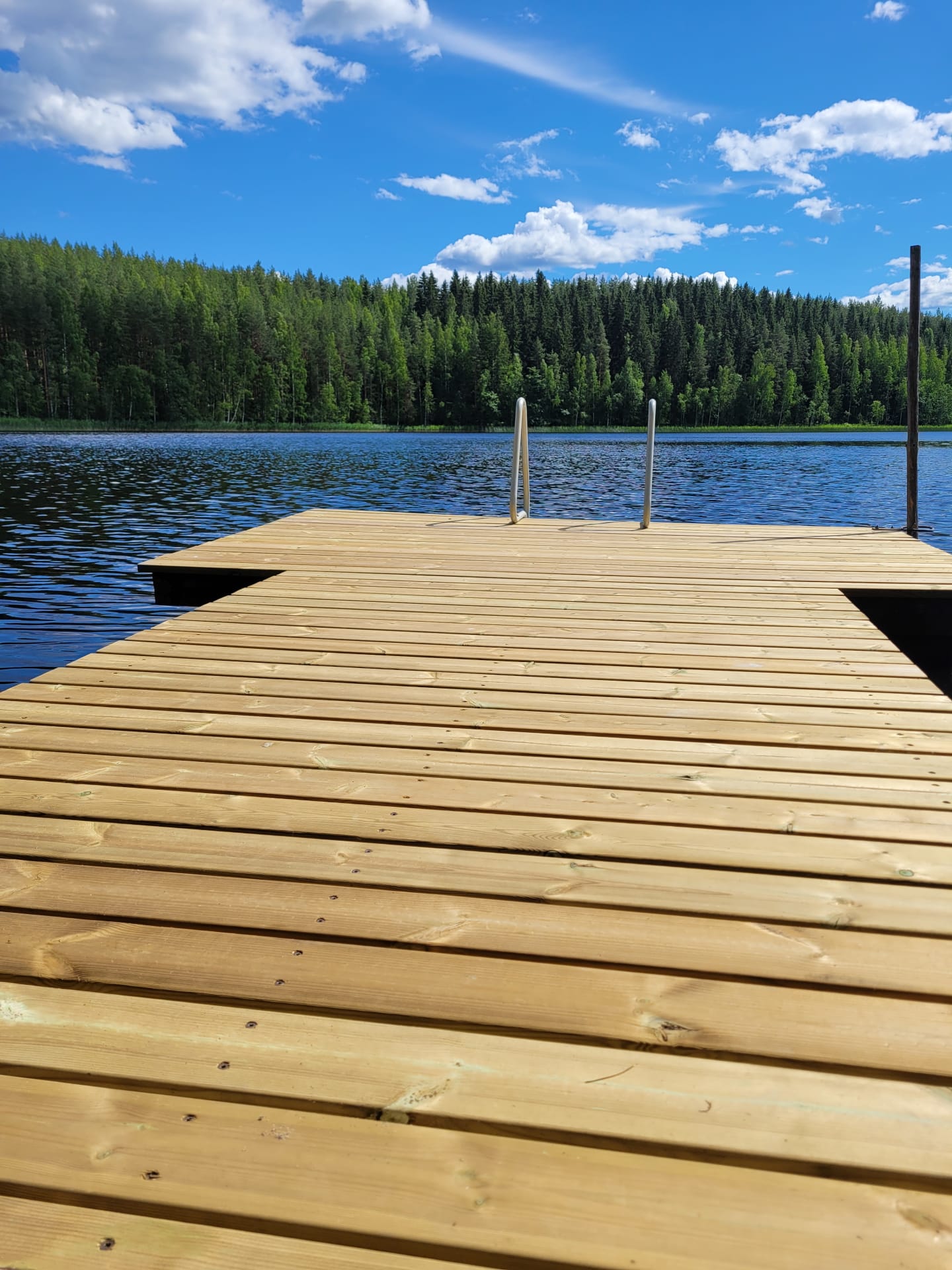 Laituri uimiseen ja kalastukseen/ Good pier for swimming and fishing