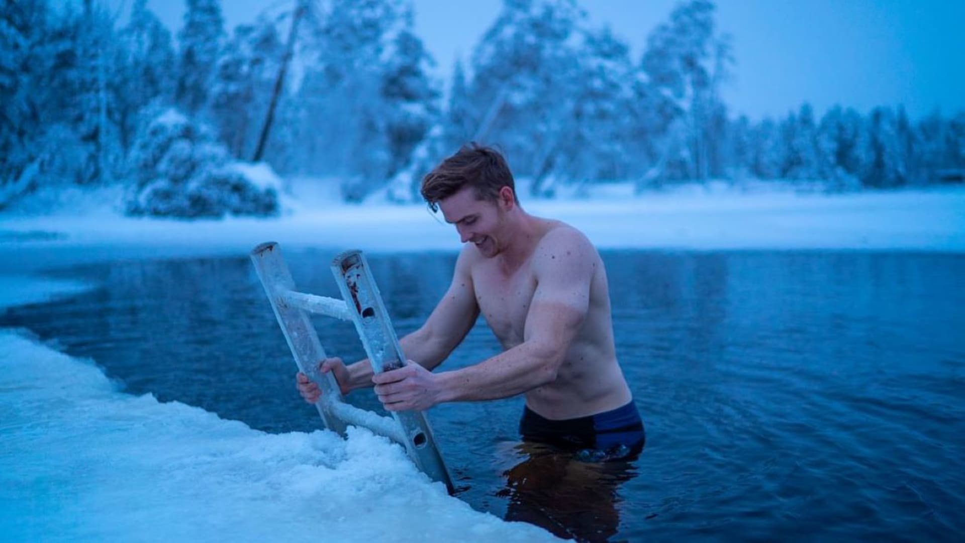 Lakeside Sauna Experience with Aurora Borealis