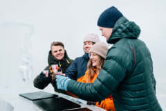 Jääbaari Arctic SnowHotellissa