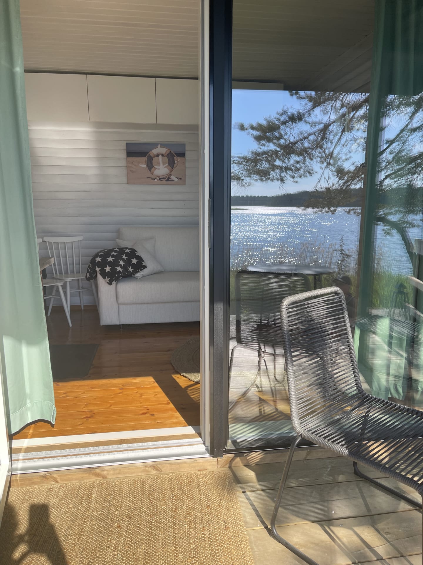 Saunakamari on ihan meren rannassa Saunakamari on ihan meren rannassa