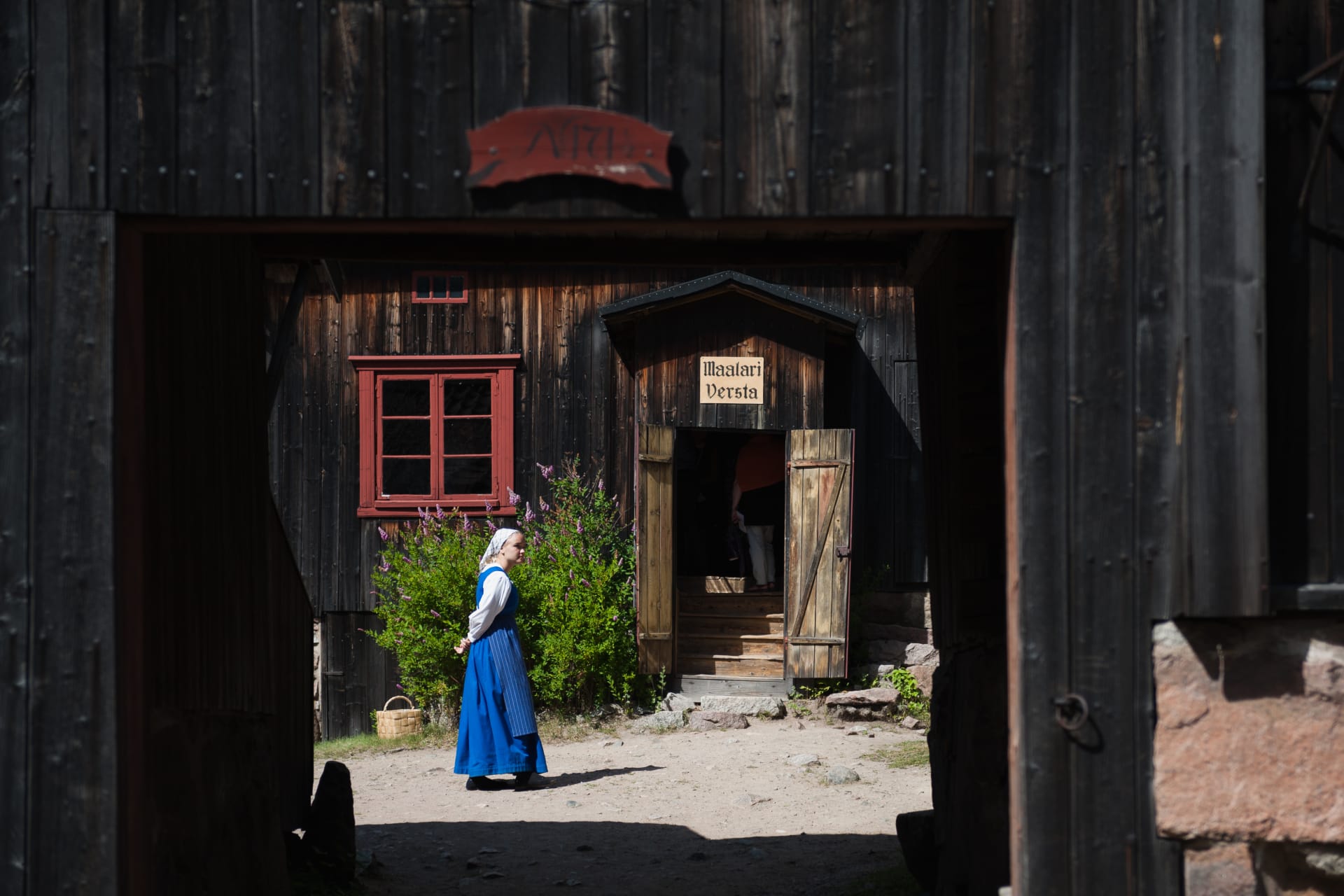 Luostarinmäki ja opas Luostarinmäki ja opas