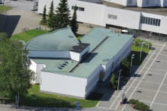 Aallon kirjasto kuvattuna lintuperspektiivistä.