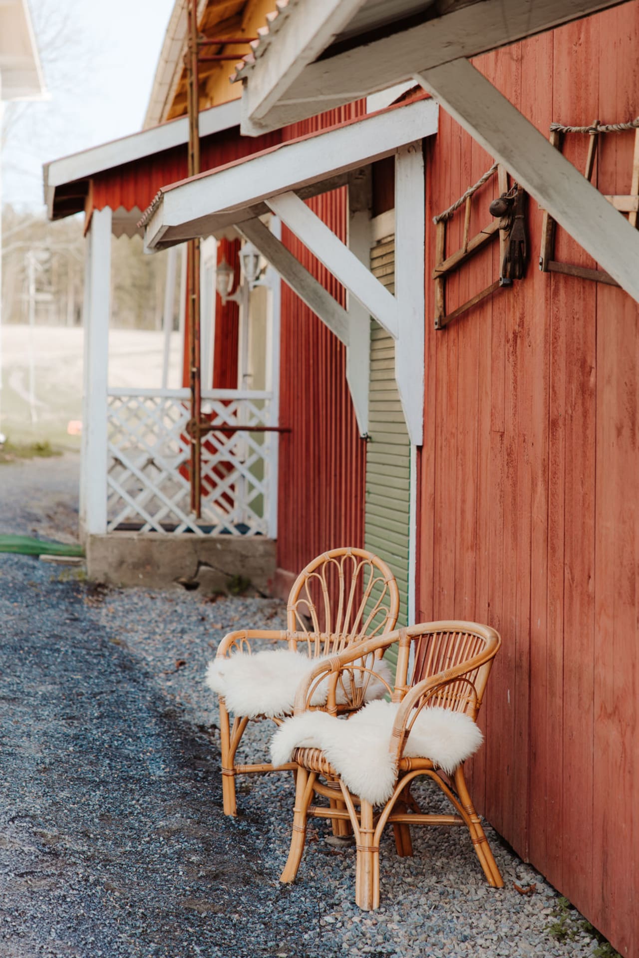 viihtyisä istuskelualue pihalla viihtyisä istuskelualue pihalla