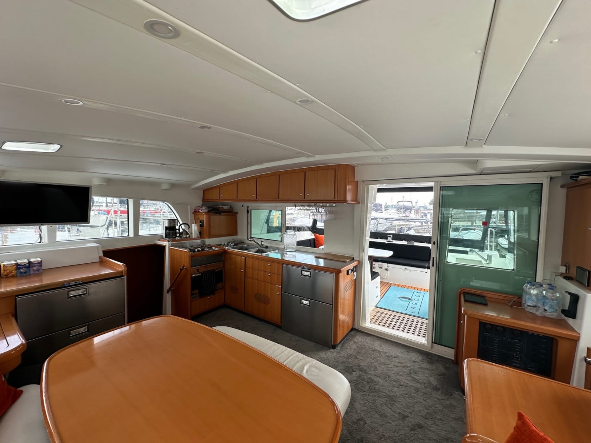 Lagoon 440 galley