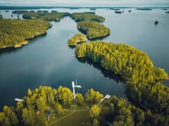 Ekohostelli ja Tentsile-puulteltat Linnansaaressa