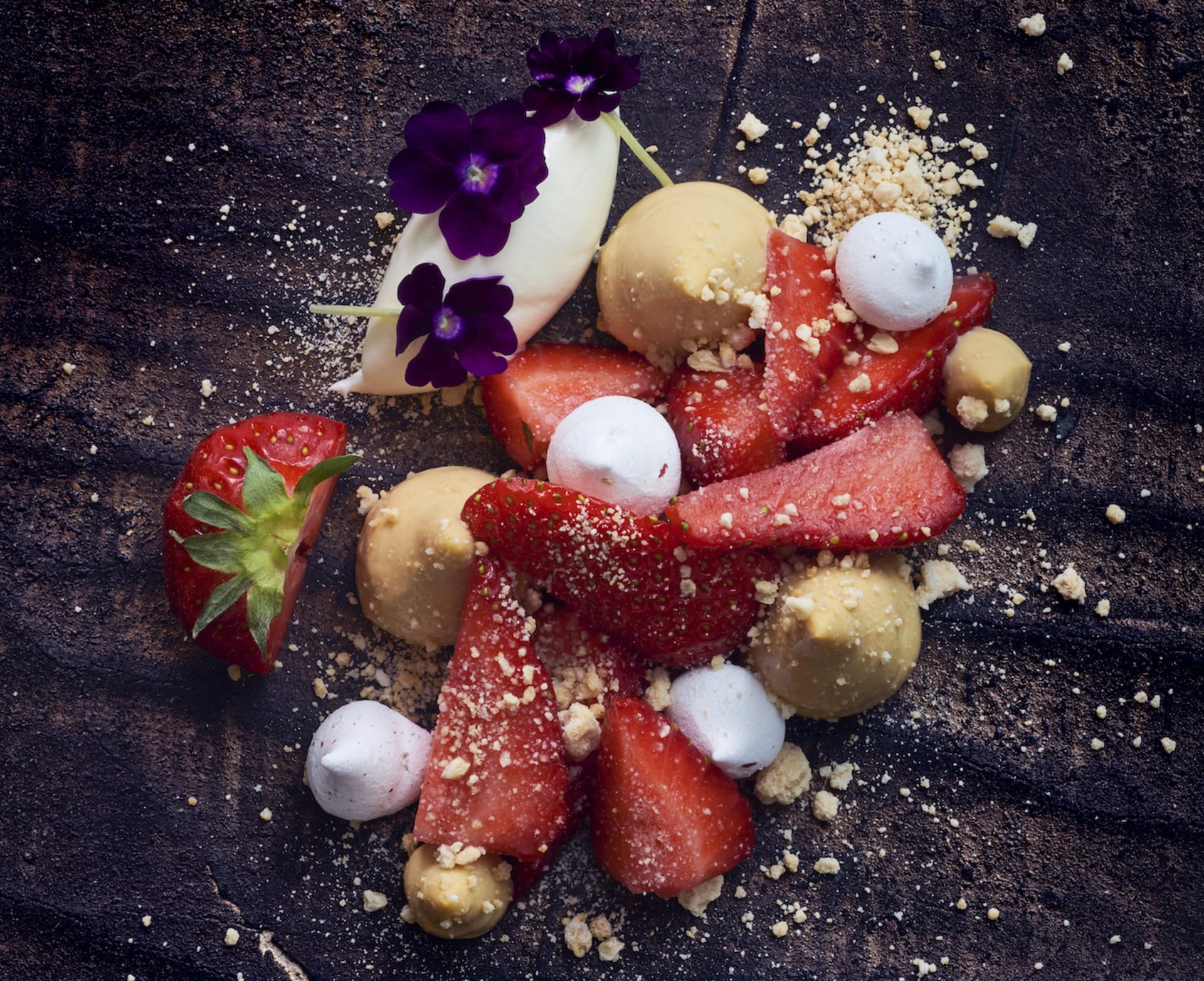 Restaurant Gösta, cuisine, strawberries, dessert