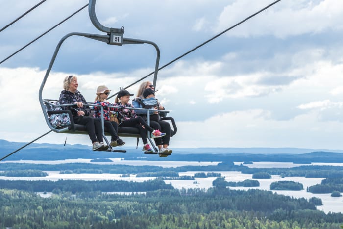 Family going up with Panorama lift.