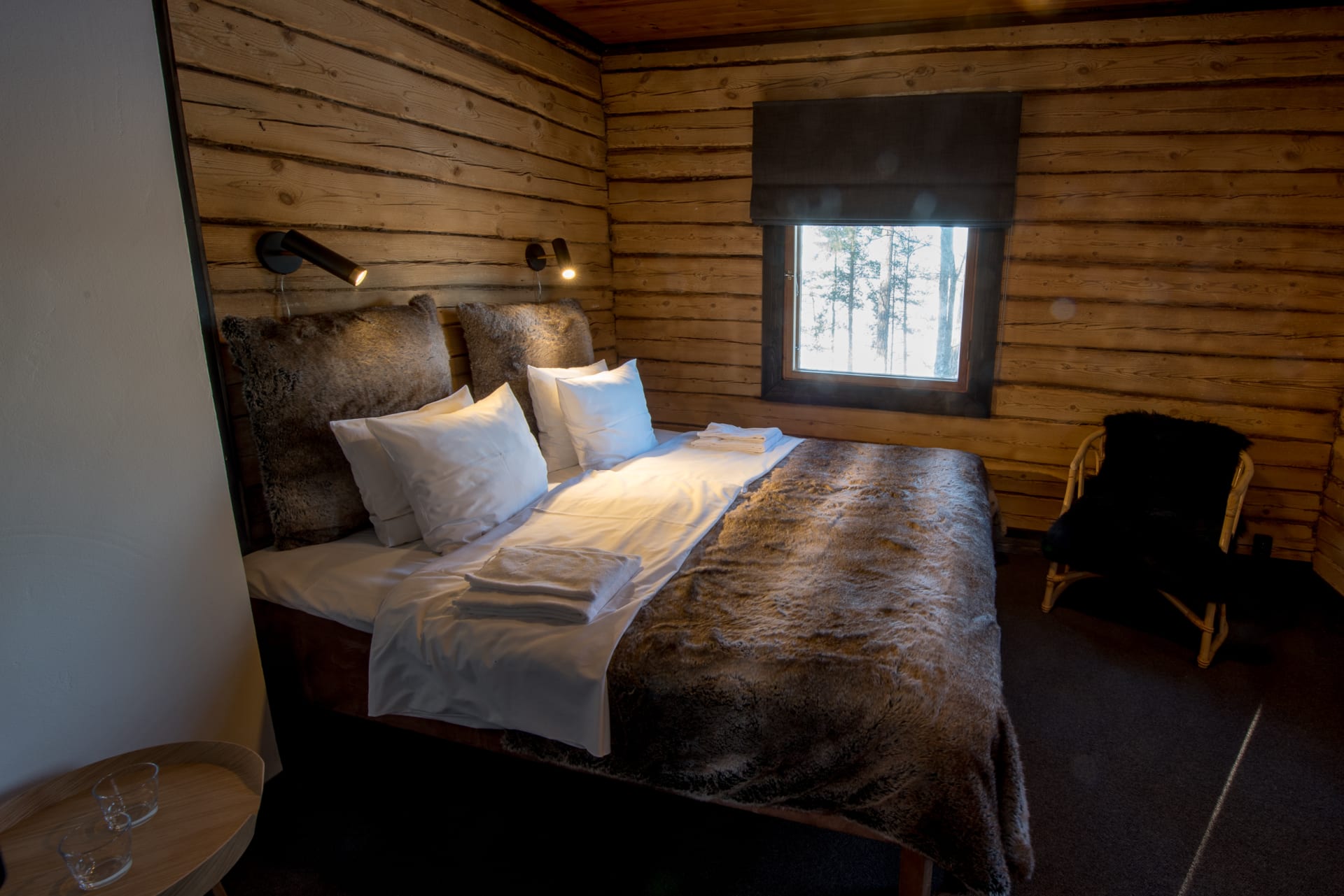 Männistö log cabin's bed room at Lake Tuusula