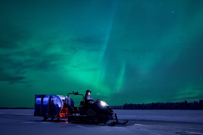 Hunting auroras with Apukka Snowtrain.